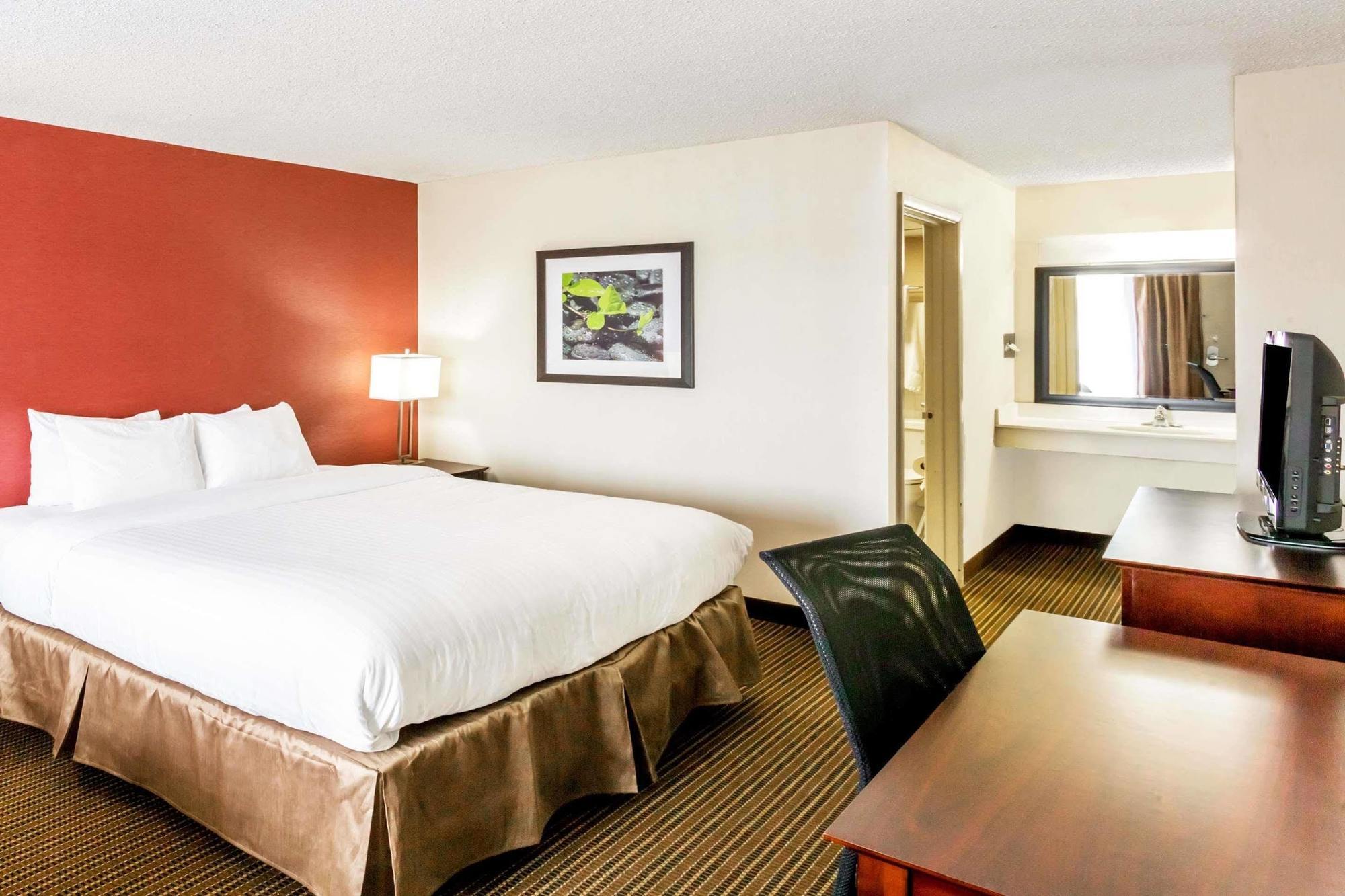 Ramada By Wyndham Salt Lake City North Temple Exterior photo