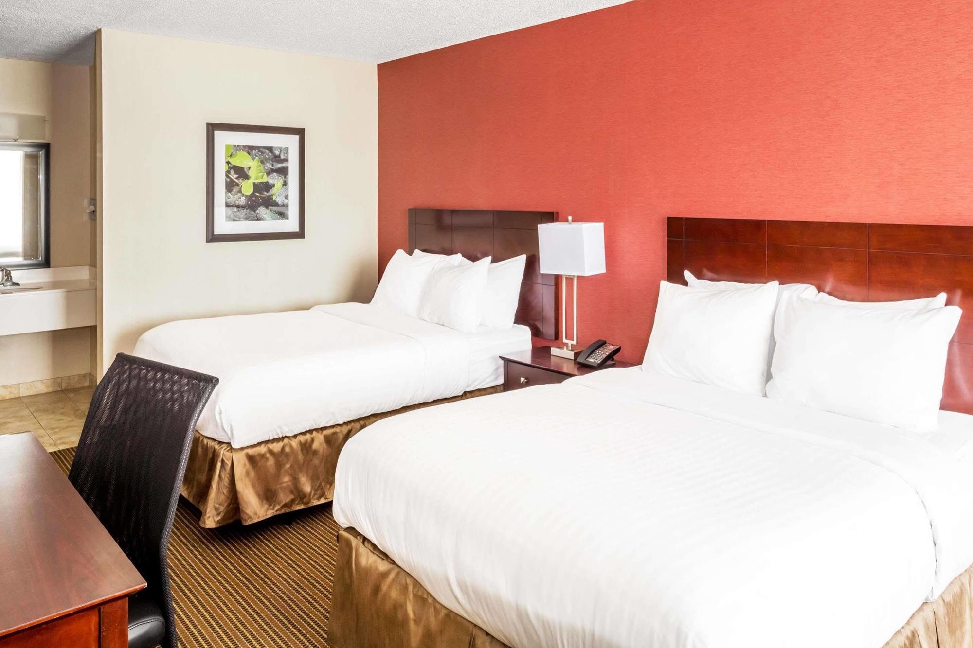 Ramada By Wyndham Salt Lake City North Temple Exterior photo